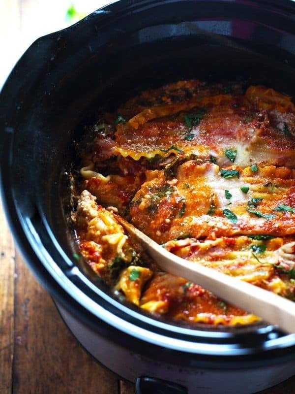 Super Easy Skinny Veggie Crockpot Lasagna - a handful of simple ingredients for a healthy family dinner. | https://better-life.today