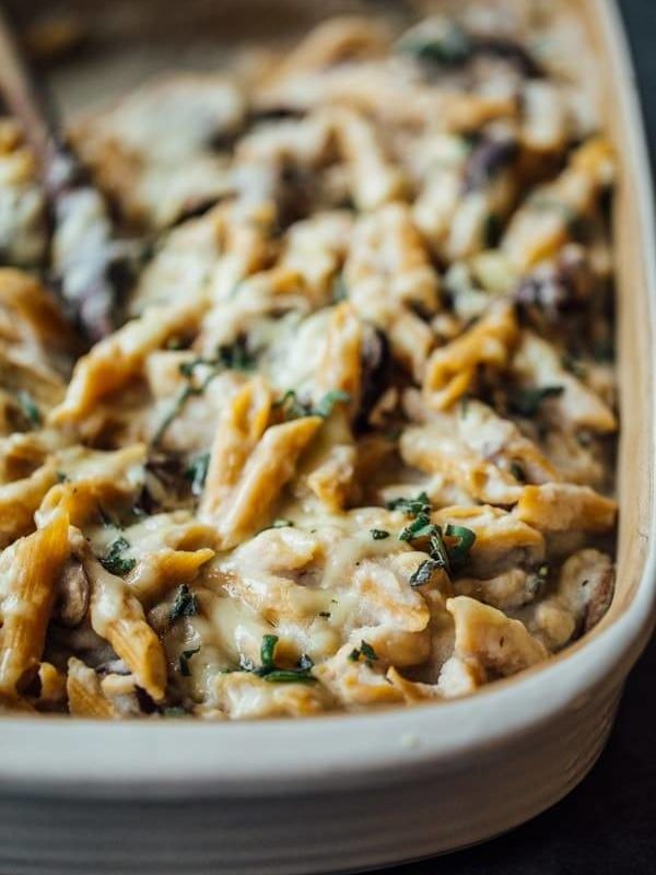 Healthy Alfredo Mushroom Pasta Bake